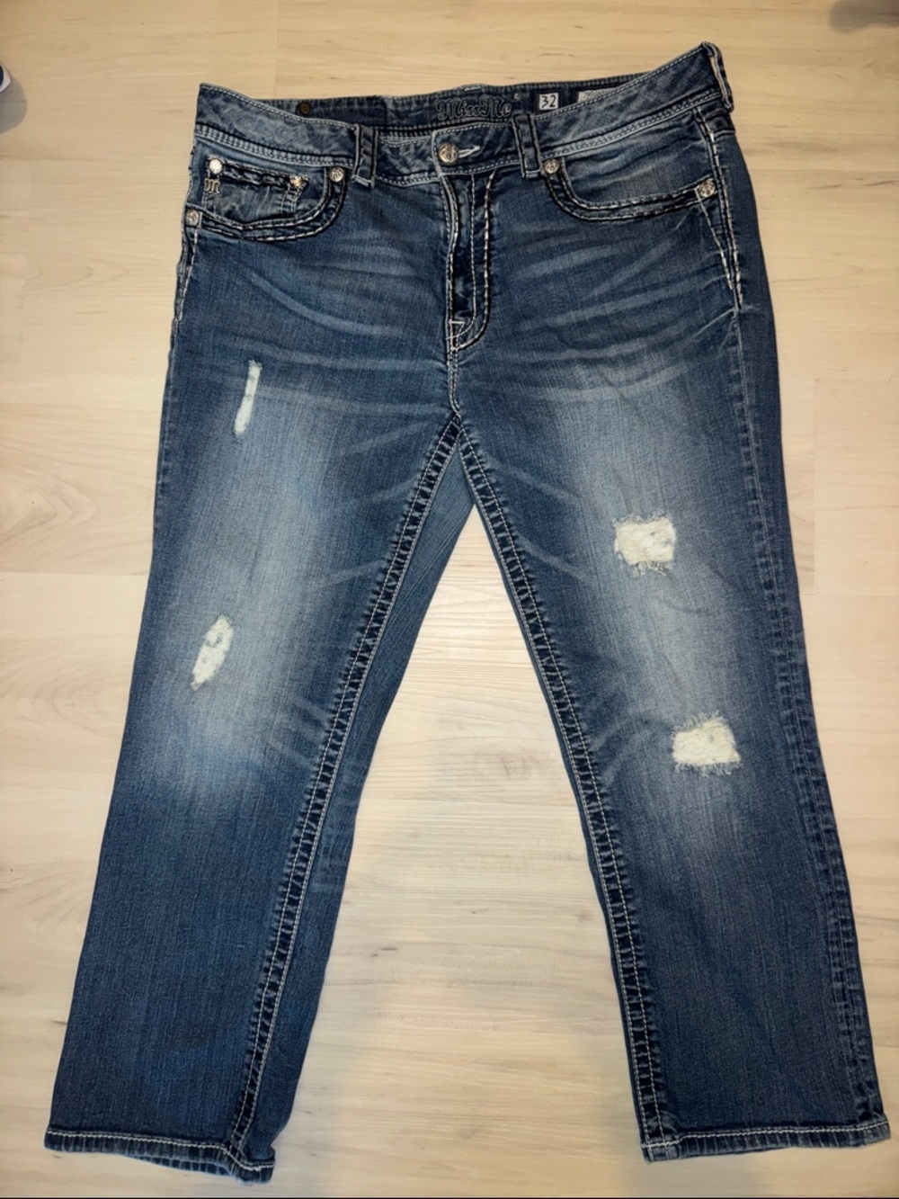 Miss Me • Boyfriend Distressed Capri Size 32